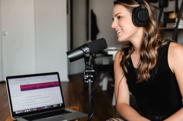 8 Reasons Why You Need to Add Podcasts to Your Content Marketing Strategy