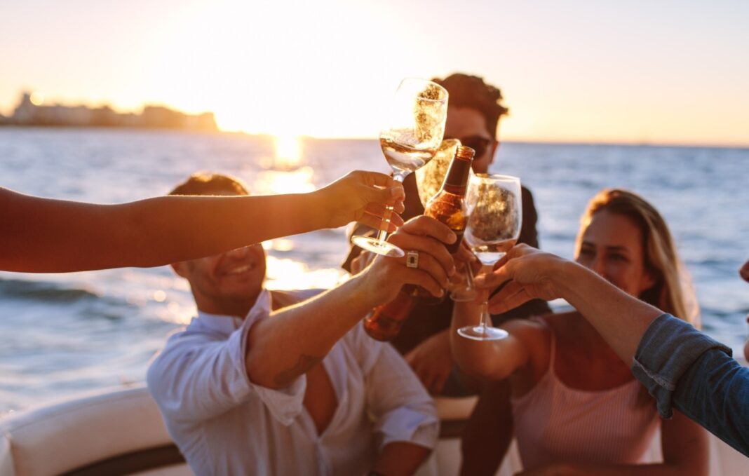 5 Compelling Reasons to Have Your Bachelorette Party on a Boat