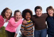 How to Raise Self-Confident & Happy Children