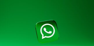 YOWhatsApp vs FMWhatsApp:A Comparison of Features, User Experience, and Privacy Options