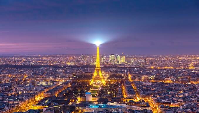 Explore the beautiful city of Paris